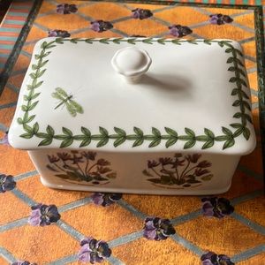 Portmeirion trinket box. Great piece for food items or to keep jewelry in